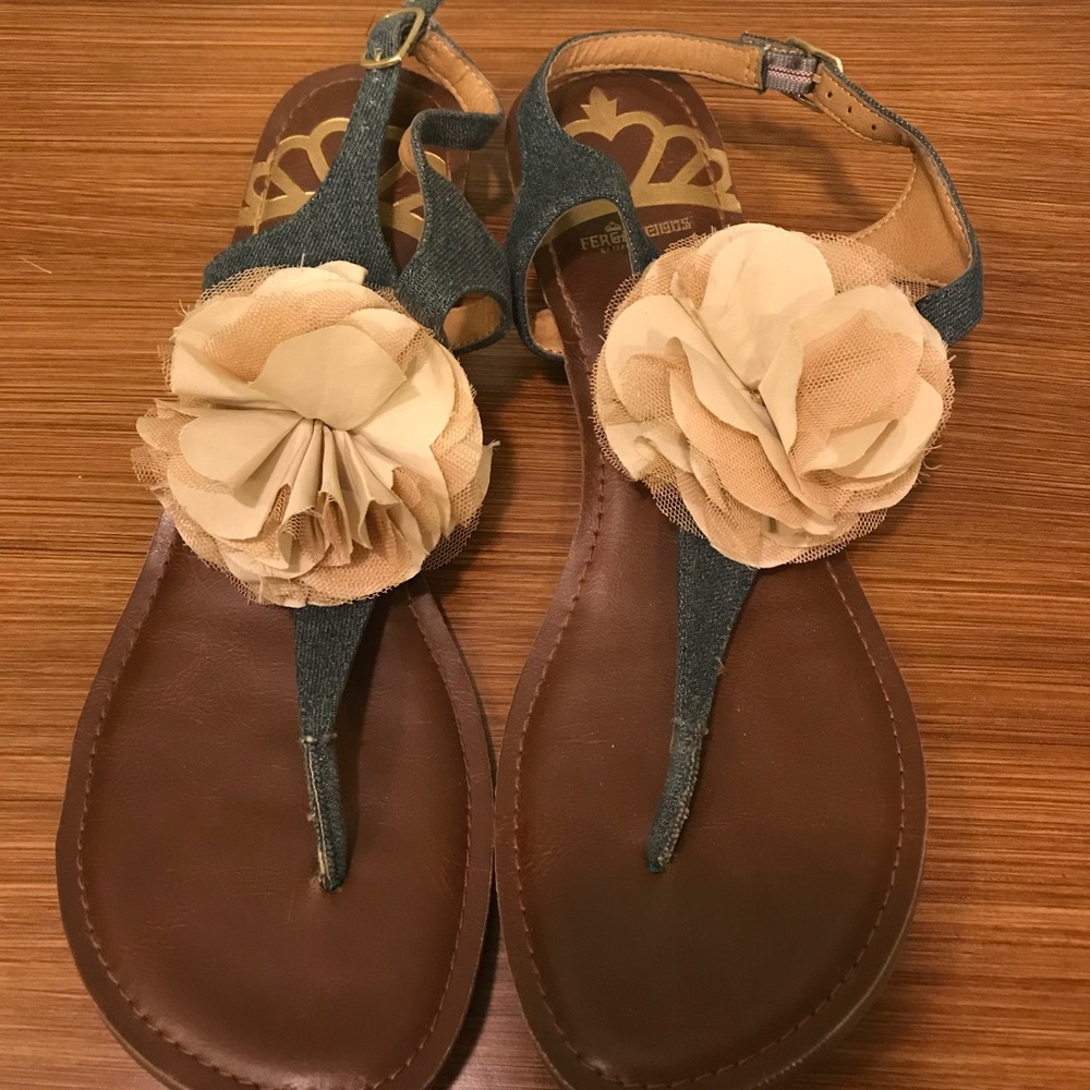 Fergalicious Denim Flower sandals 11M
